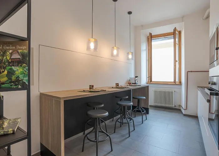 Apartmán First & Urban Oasis - By Myhomeincomo
