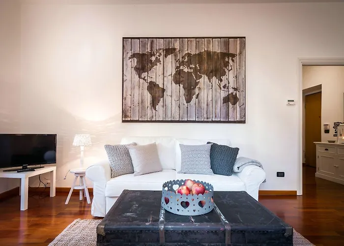 Apartmán First & Urban Oasis - By Myhomeincomo Como