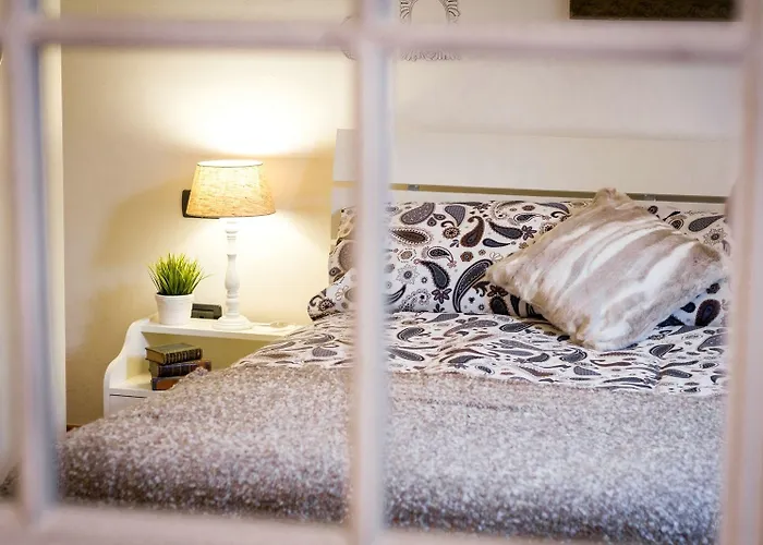 First & Urban Oasis - By Myhomeincomo Apartmán *