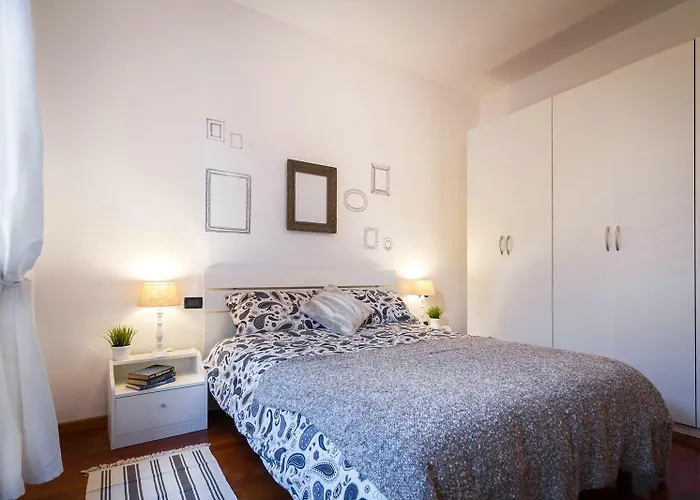 First & Urban Oasis - By Myhomeincomo Apartmán *