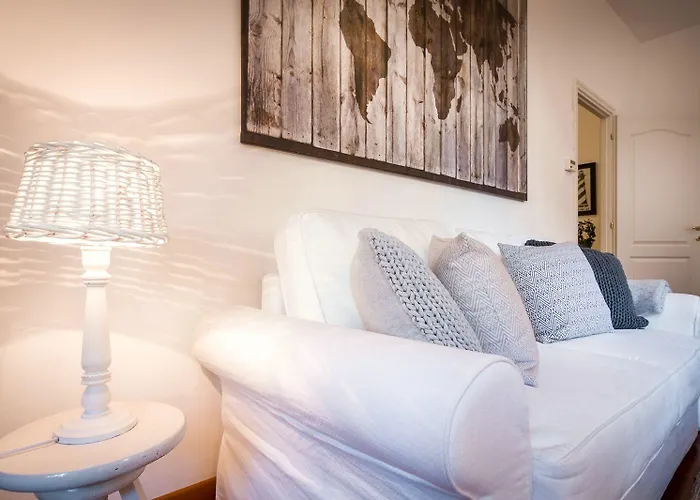 Apartmán First & Urban Oasis - By Myhomeincomo *