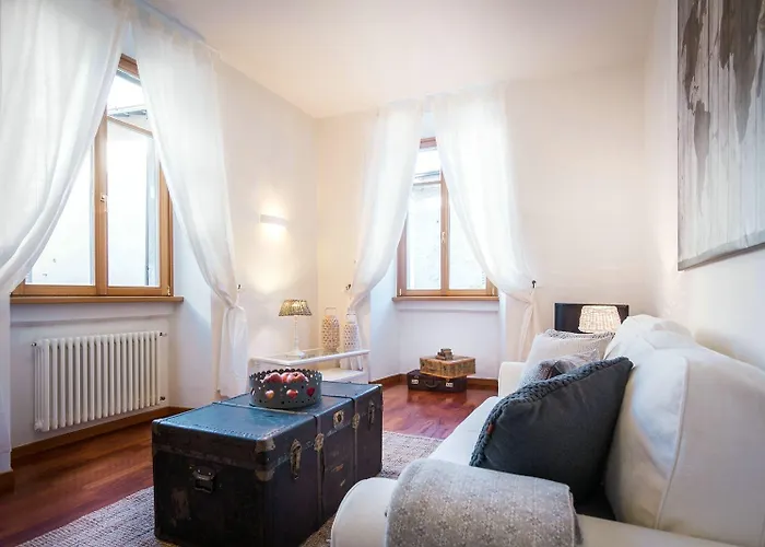 Apartmán First & Urban Oasis - By Myhomeincomo